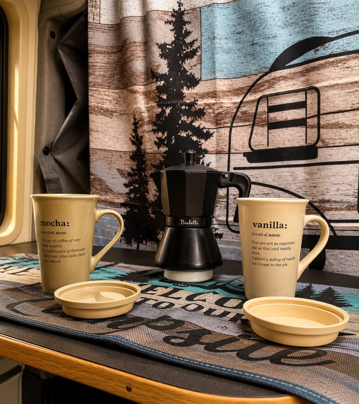 Interior — assentos Happy Camping